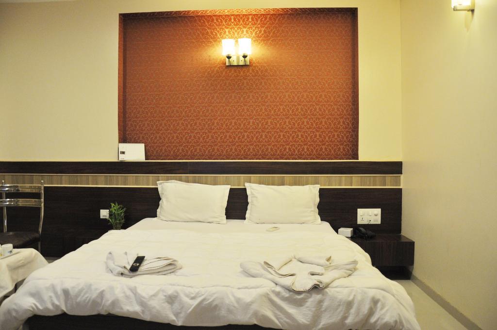Hotel Sai Pancham เชอร์ดี ห้อง รูปภาพ